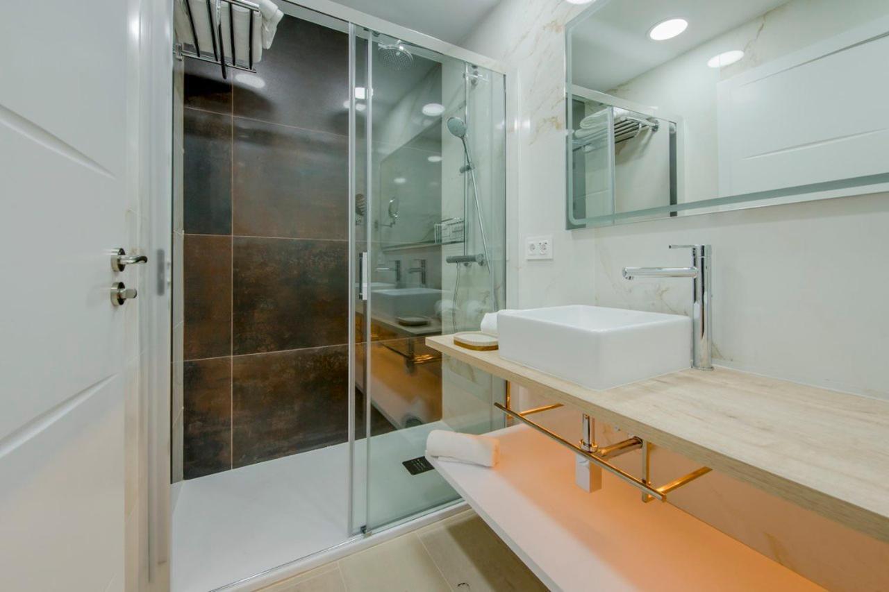 Suara Apartamentos 3 Madrid Exteriör bild